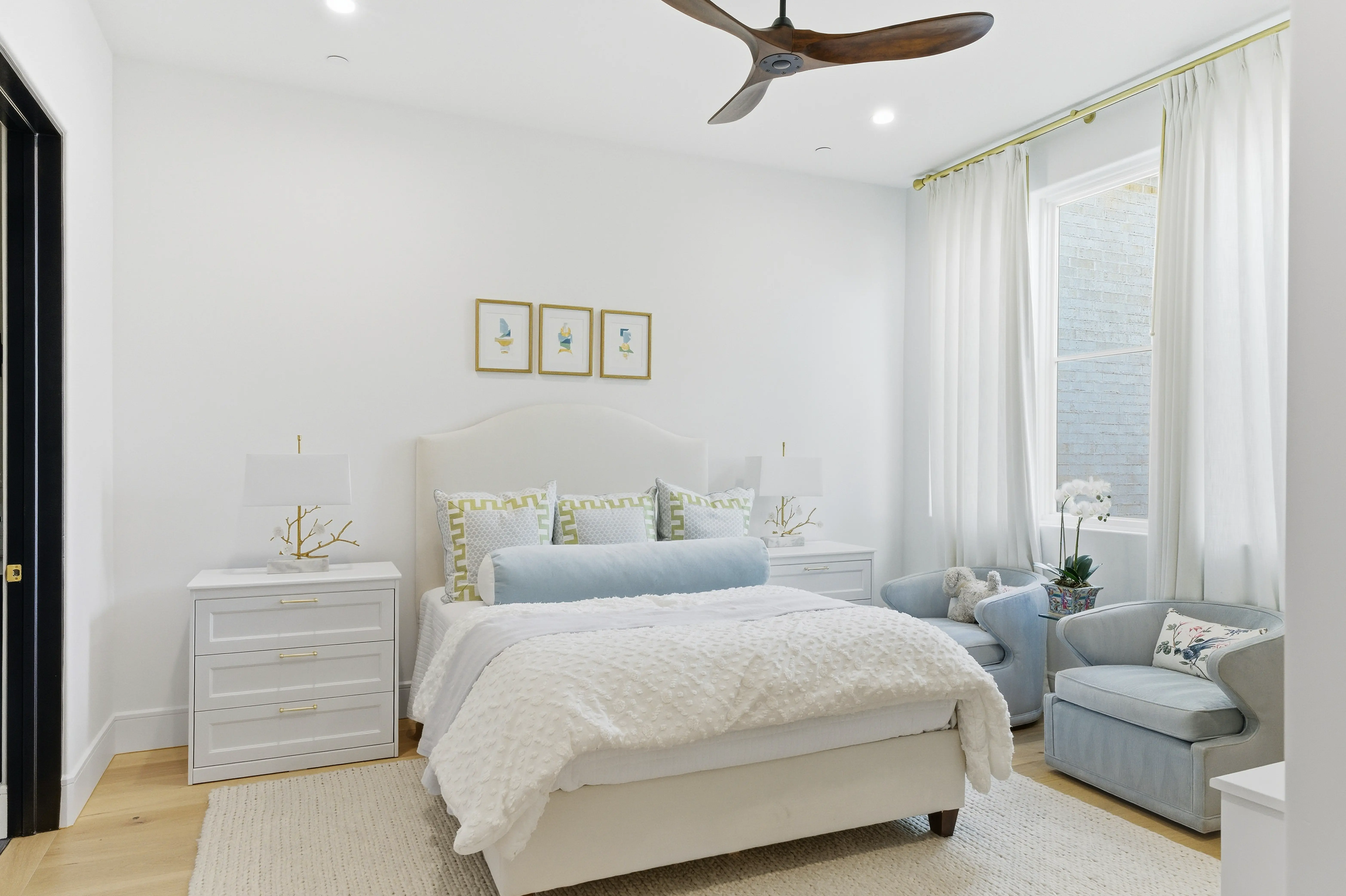 Guest bedroom