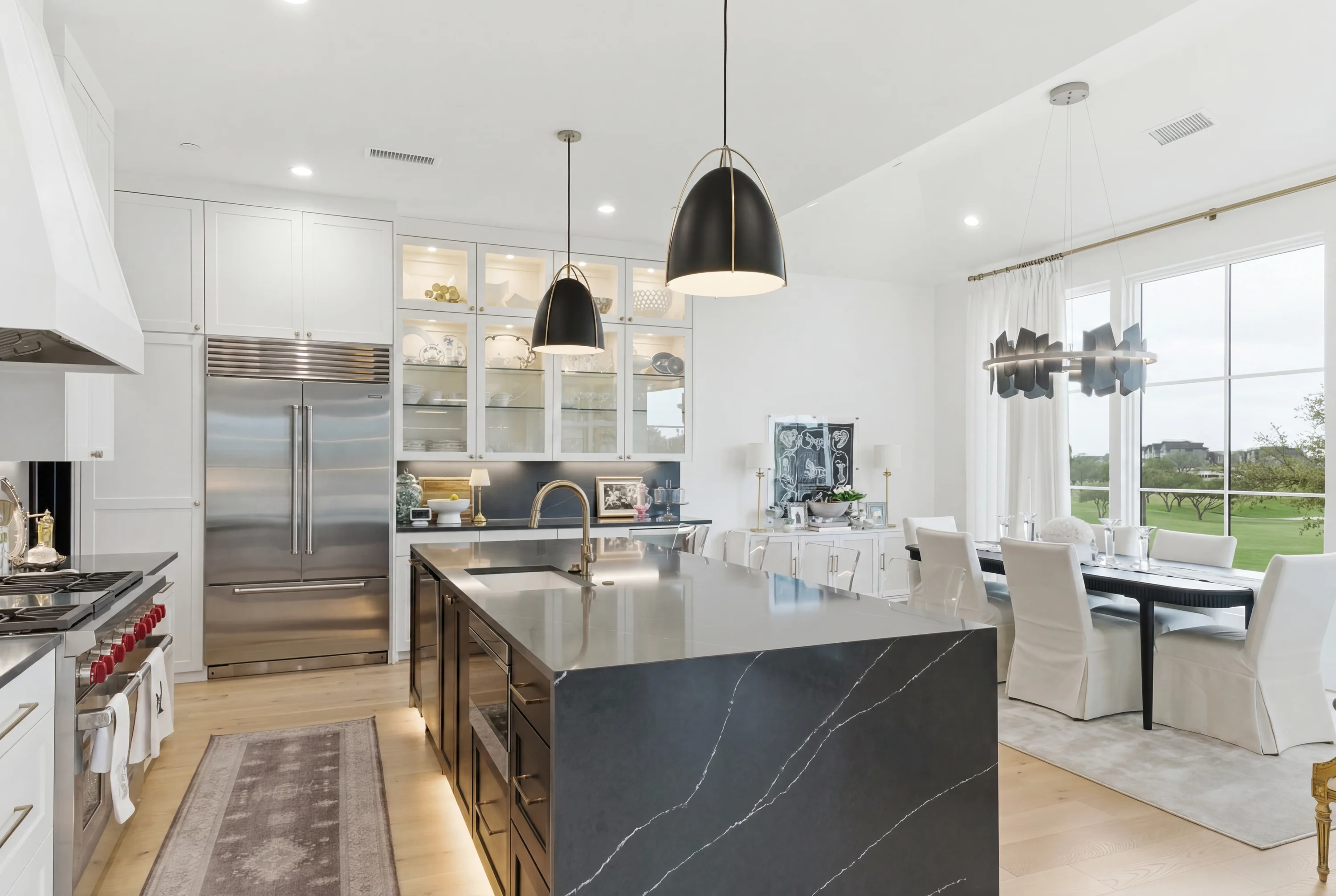 Gourmet kitchen